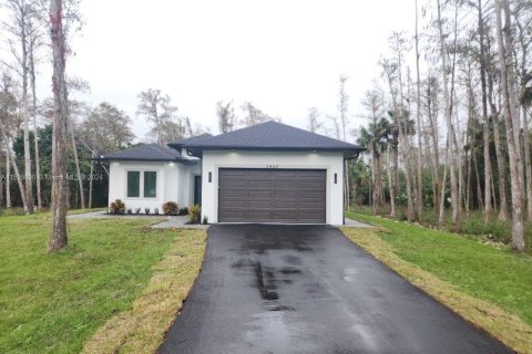 House in Naples, Florida 4 bedrooms, 184.97 sq.m. № 997826 - photo 3