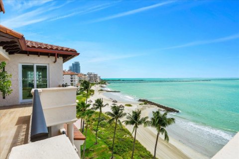 Condominio en venta en Miami Beach, Florida, 5 dormitorios, 633.59 m2 № 1233551 - foto 14