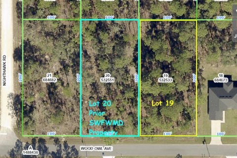 Land in Weeki Wachee, Florida № 1368440 - photo 1