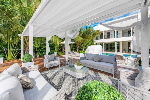 Villa ou maison à vendre à Miami Beach, Floride: 8 chambres, 600.06 m2 № 873937 - photo 1
