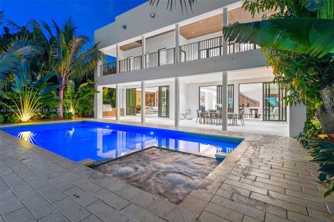 Villa ou maison à vendre à Miami Beach, Floride: 8 chambres, 600.06 m2 № 873937 - photo 9