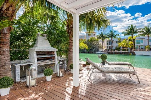Villa ou maison à vendre à Miami Beach, Floride: 8 chambres, 600.06 m2 № 873937 - photo 10