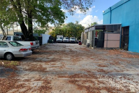 Immobilier commercial à vendre à Hialeah, Floride № 3646 - photo 8