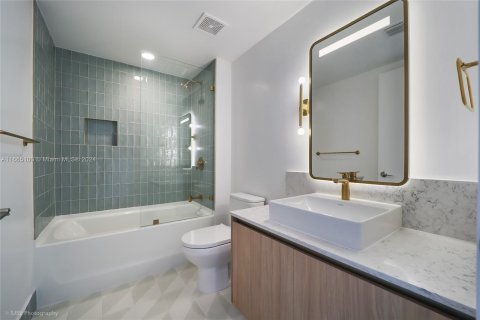 Condominio en venta en Miami, Florida, 1 dormitorio, 44.41 m2 № 1377416 - foto 2