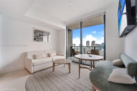 Condo in Miami, Florida, 1 bedroom  № 1377416 - photo 8