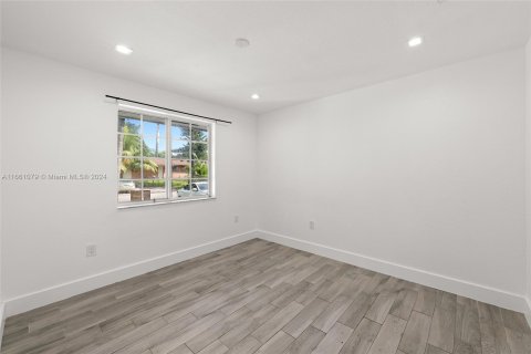 Propiedad comercial en venta en Miami, Florida, 213.68 m2 № 1367478 - foto 11