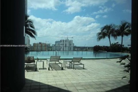 Condominio en alquiler en Miami, Florida, 1 dormitorio, 72.74 m2 № 1367614 - foto 9