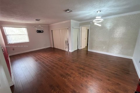 Copropriété à vendre à Miami, Floride: 2 chambres, 90.86 m2 № 1367479 - photo 4