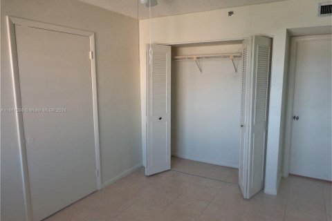 Copropriété à louer à Miami, Floride: 2 chambres, 136.38 m2 № 1367446 - photo 9