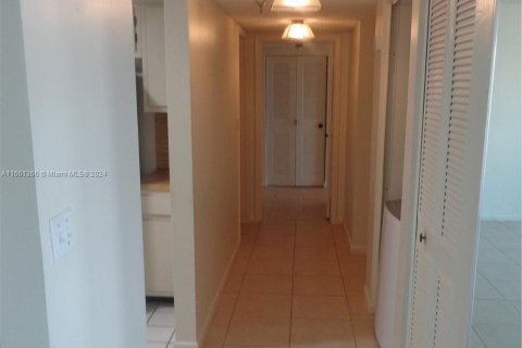 Condo in Miami, Florida, 2 bedrooms  № 1367446 - photo 22