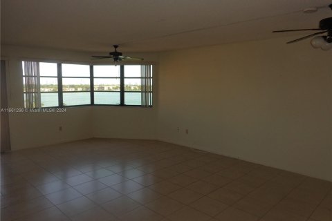 Copropriété à louer à Miami, Floride: 2 chambres, 136.38 m2 № 1367446 - photo 18