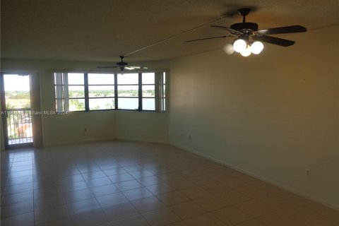 Copropriété à louer à Miami, Floride: 2 chambres, 136.38 m2 № 1367446 - photo 19