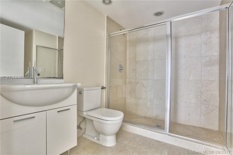 Copropriété à louer à Miami, Floride: 2 chambres, 123.28 m2 № 1367526 - photo 8