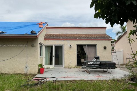 House in Miami, Florida 3 bedrooms, 105.91 sq.m. № 1367443 - photo 14