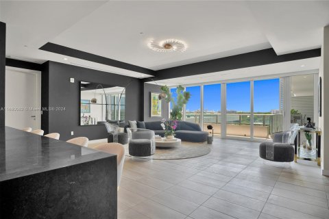 Condominio en venta en Miami Beach, Florida, 3 dormitorios, 287.63 m2 № 1367487 - foto 11