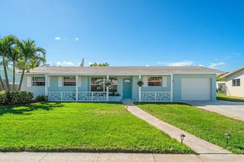 House in Jupiter, Florida 4 bedrooms, 130.71 sq.m. № 1182761 - photo 3