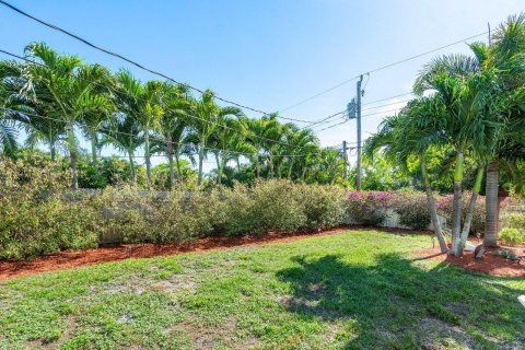 House in Jupiter, Florida 4 bedrooms, 130.71 sq.m. № 1182761 - photo 1