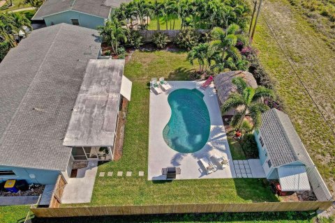 House in Jupiter, Florida 4 bedrooms, 130.71 sq.m. № 1182761 - photo 8