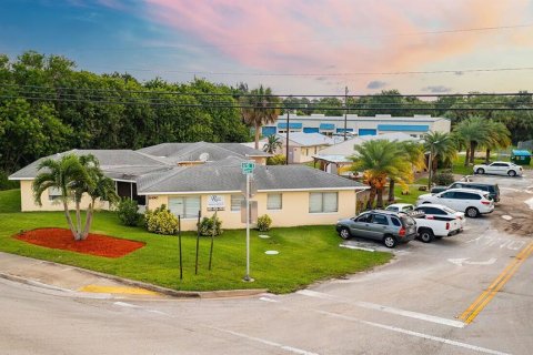 Купить отель в Порт-Сент-Луси, Флорида 453.55м2, № 1004165 - фото 1