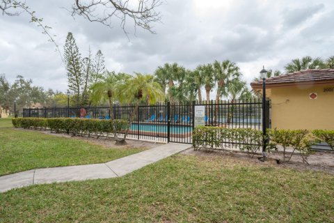 Condominio en venta en Coral Springs, Florida, 3 dormitorios, 127.74 m2 № 1005516 - foto 2
