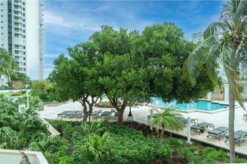 Condo in Aventura, Florida, 2 bedrooms  № 1325705 - photo 4