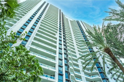 Condominio en venta en Aventura, Florida, 2 dormitorios, 173.26 m2 № 1325705 - foto 1