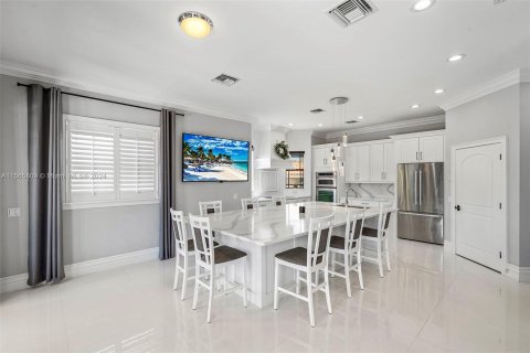 Casa en venta en Hollywood, Florida, 4 dormitorios, 399.02 m2 № 1102947 - foto 16