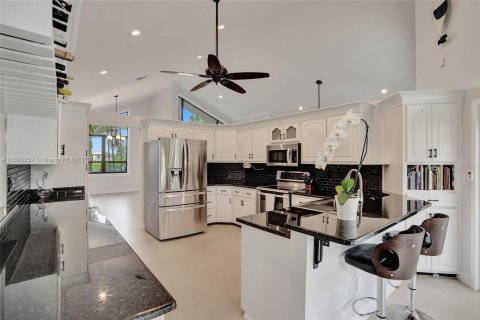 Villa ou maison à vendre à Palmetto Bay, Floride: 4 chambres, 263.19 m2 № 1292031 - photo 13