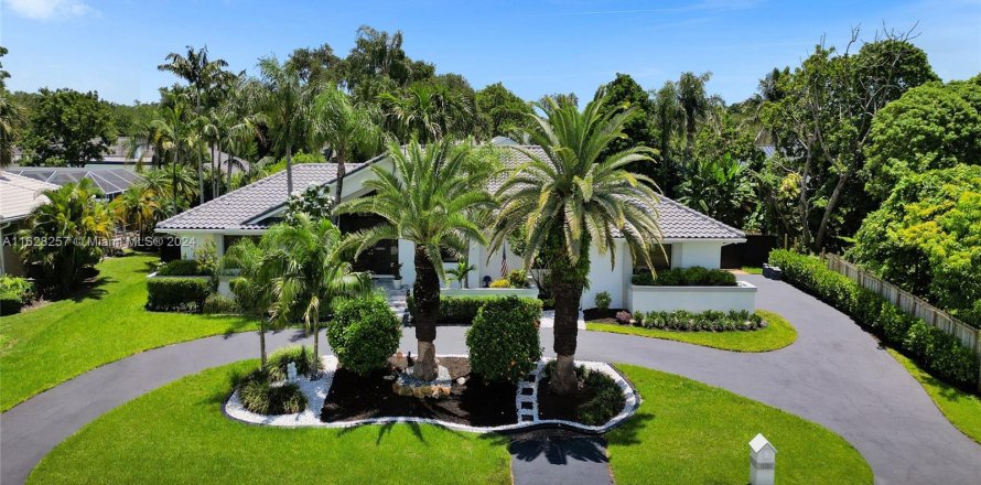 Villa ou maison à Palmetto Bay, Floride 4 chambres, 263.19 m2 № 1292031