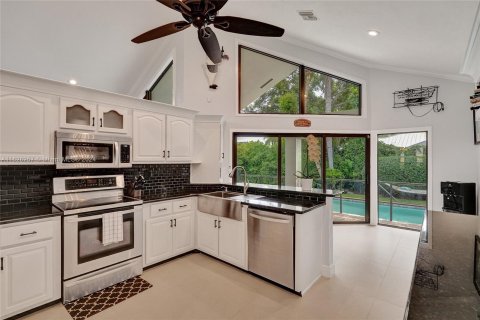 Villa ou maison à vendre à Palmetto Bay, Floride: 4 chambres, 263.19 m2 № 1292031 - photo 12