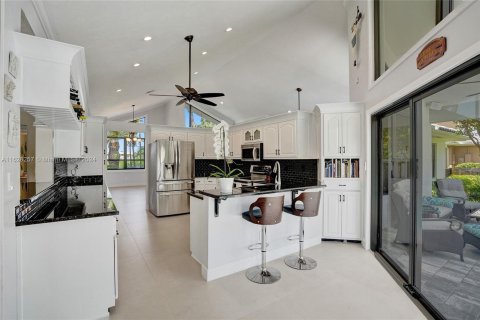 Villa ou maison à vendre à Palmetto Bay, Floride: 4 chambres, 263.19 m2 № 1292031 - photo 14