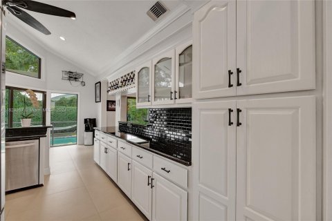 Villa ou maison à vendre à Palmetto Bay, Floride: 4 chambres, 263.19 m2 № 1292031 - photo 16