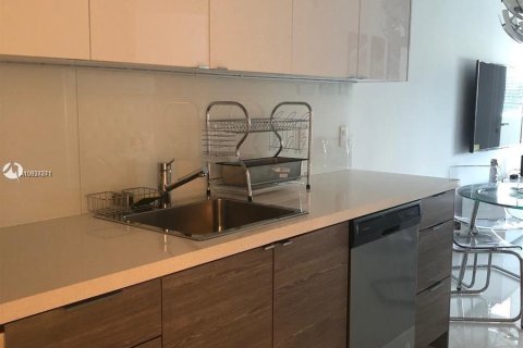 Condo in Miami Beach, Florida, 1 bedroom  № 4631 - photo 6