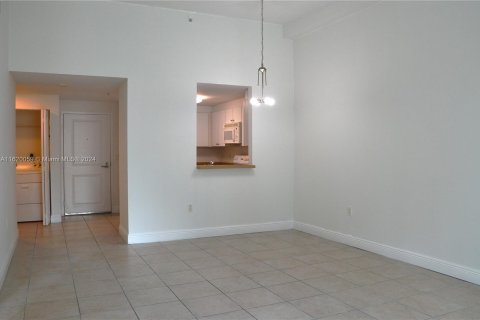 Condo in Miami, Florida, 1 bedroom  № 1242446 - photo 17