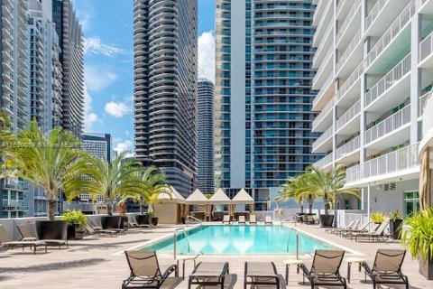 Condo in Miami, Florida, 1 bedroom  № 1242446 - photo 3