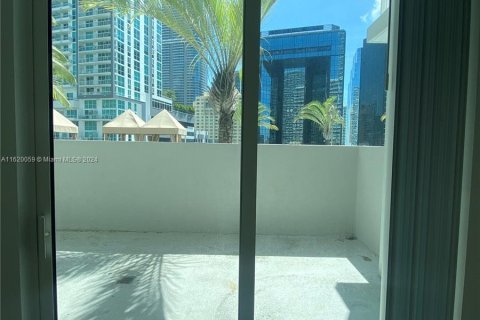 Condo in Miami, Florida, 1 bedroom  № 1242446 - photo 8