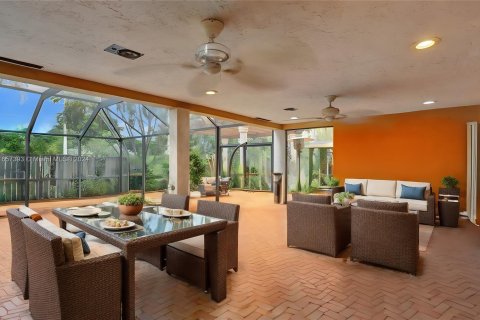 Casa en venta en Miami, Florida, 4 dormitorios, 356.28 m2 № 1367008 - foto 5