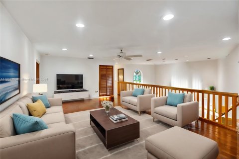 Casa en venta en Miami, Florida, 4 dormitorios, 356.28 m2 № 1367008 - foto 13