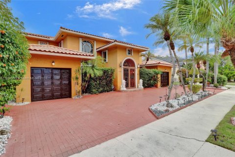 Villa ou maison à vendre à Miami, Floride: 4 chambres, 356.28 m2 № 1367008 - photo 3