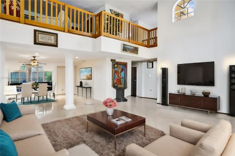 Casa en venta en Miami, Florida, 4 dormitorios, 356.28 m2 № 1367008 - foto 9