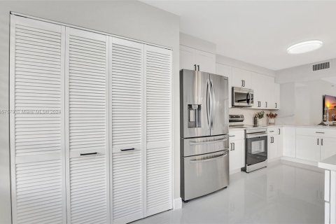 Condo in Boca Raton, Florida, 3 bedrooms  № 1367009 - photo 6