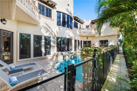 Villa ou maison à louer à Fort Lauderdale, Floride: 6 chambres, 593.09 m2 № 976693 - photo 4