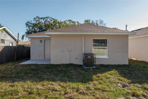 House in Lakeland, Florida 3 bedrooms, 117.71 sq.m. № 1298931 - photo 2