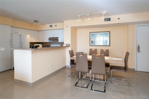 Copropriété à louer à Aventura, Floride: 2 chambres, 109.62 m2 № 9336 - photo 5