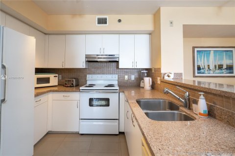 Condo in Aventura, Florida, 2 bedrooms  № 9336 - photo 9