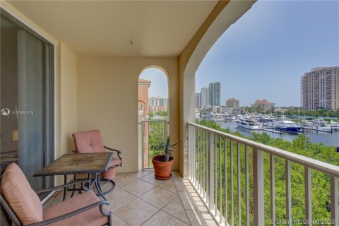 Copropriété à louer à Aventura, Floride: 2 chambres, 109.62 m2 № 9336 - photo 8