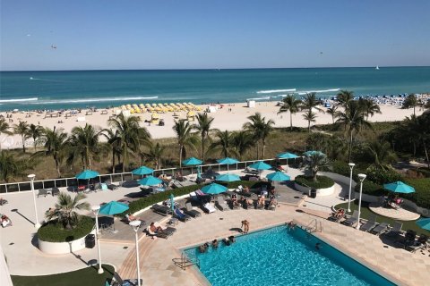 Condo in Miami Beach, Florida  № 9341 - photo 25