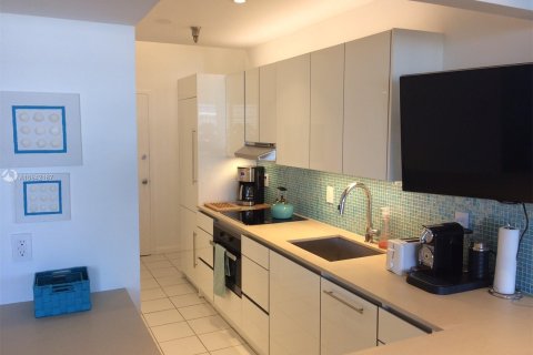 Condominio en alquiler en Miami Beach, Florida, 49.24 m2 № 9341 - foto 10