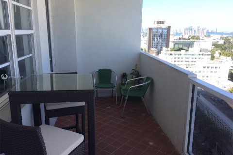 Condominio en alquiler en Miami Beach, Florida, 49.24 m2 № 9341 - foto 3