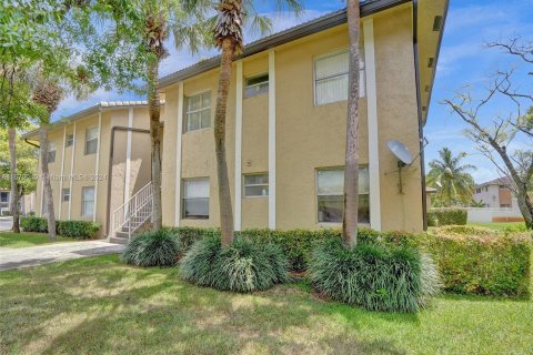 Copropriété à vendre à Coral Springs, Floride: 3 chambres, 88.26 m2 № 1155108 - photo 2